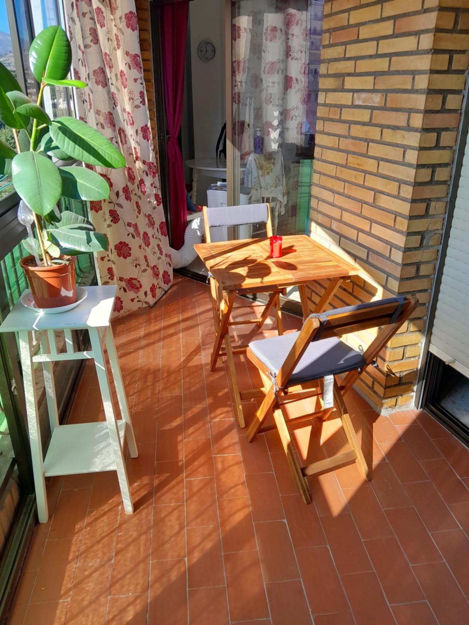 Room In Shared Apartment With Parking Almuñécar Kültér fotó